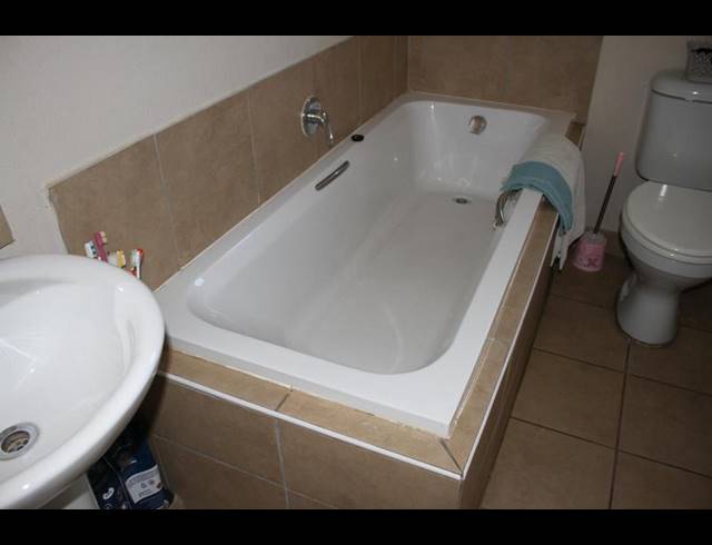 3 BEDROOM HOUSE FOR SALE IN SKY CITY